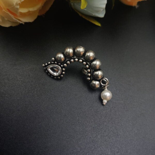 Oxidised Silver Plated Marathi Nath Press Nosepin - "White"