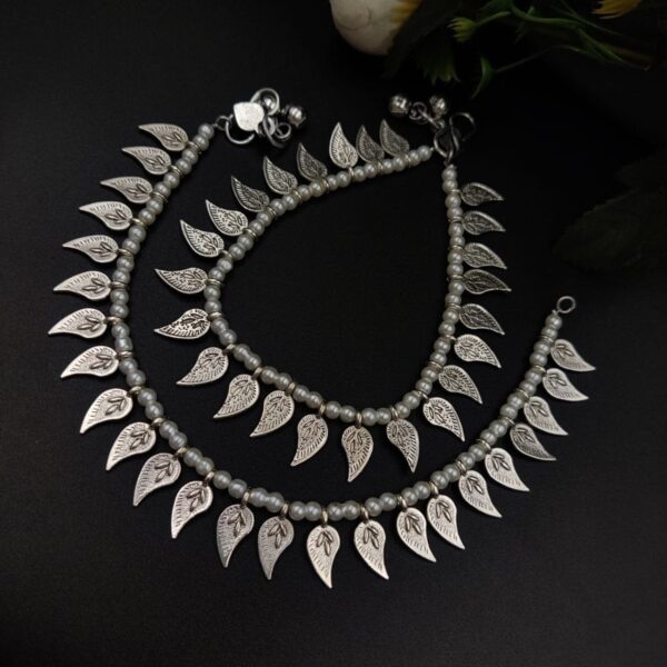 German Silver Oxidised Leaf Beads Anklet For Girls - "White"