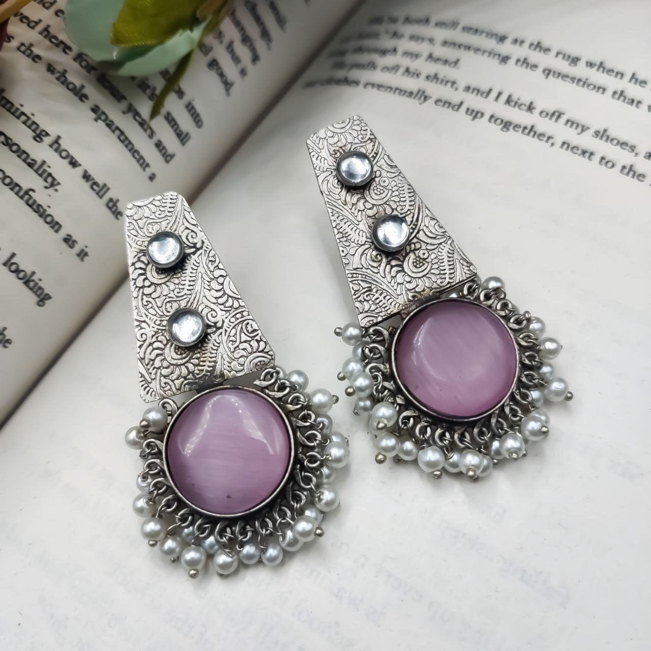 Premium Quality Hand-Made Silver Replica Monalisa Stone Stud Earrings with Pearl Work - Image 3