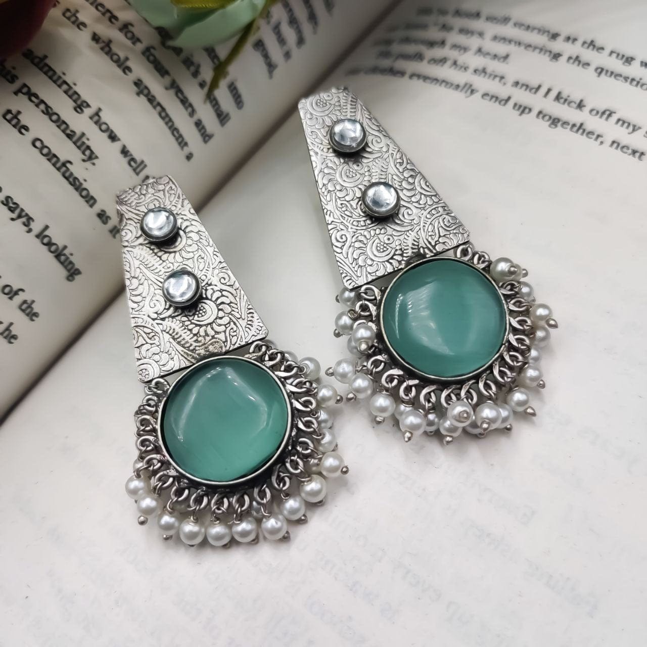 Premium Quality Hand-Made Silver Replica Monalisa Stone Stud Earrings with Pearl Work - Image 2