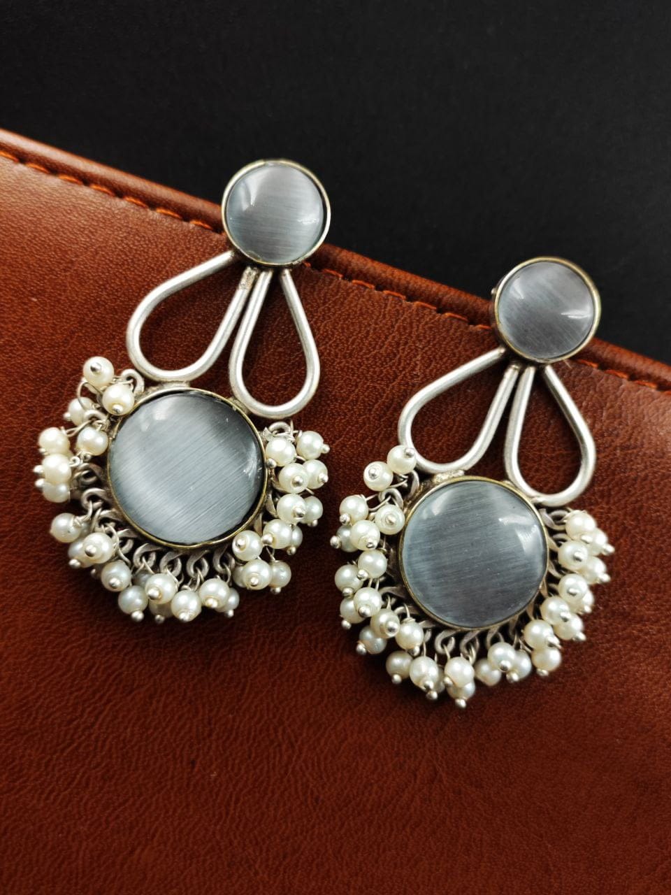 Affordable Hand-Made Silver Look Like Earrings Monalisa Stone with Pearl Work - Image 7
