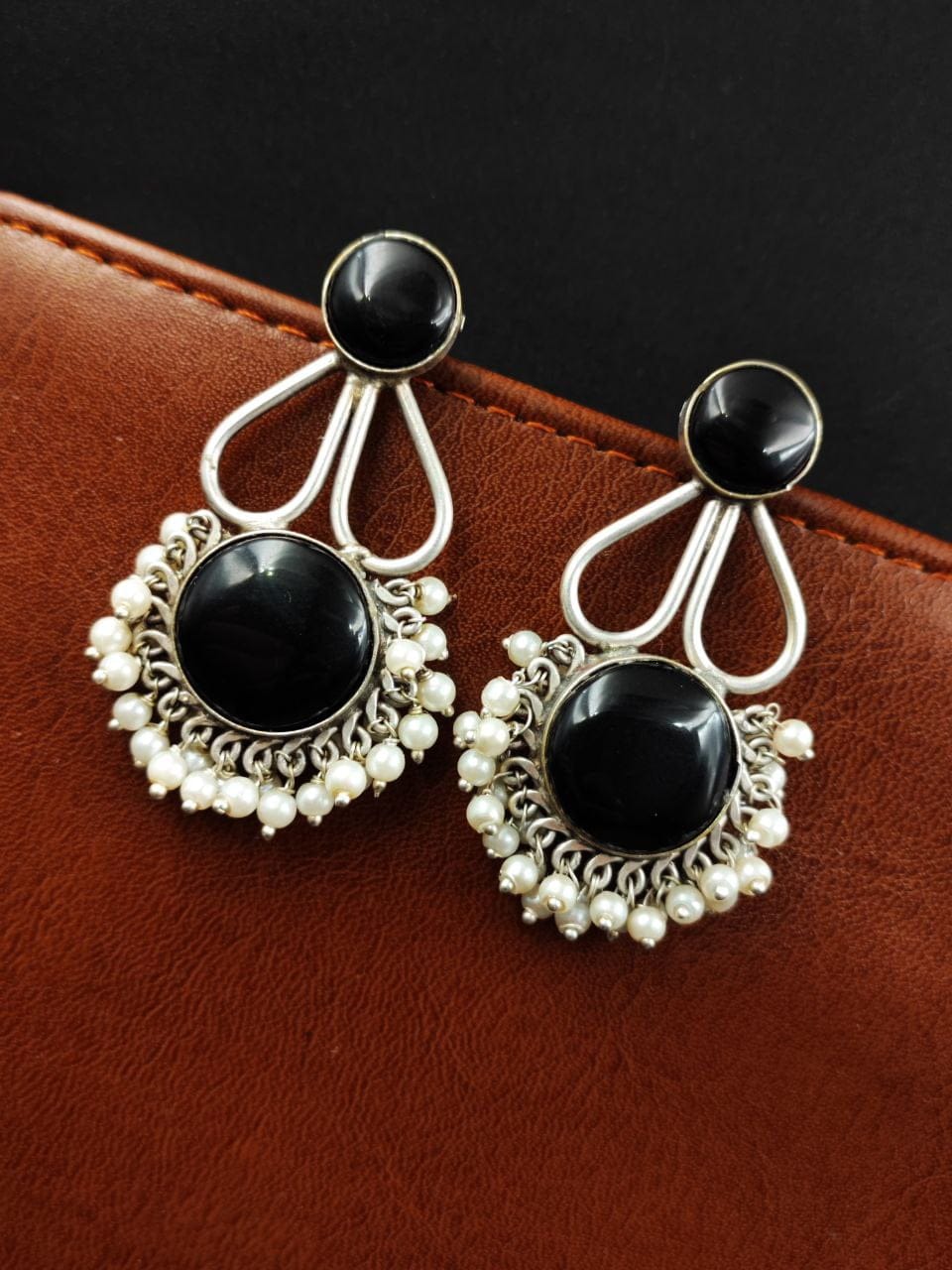Affordable Hand-Made Silver Look Like Earrings Monalisa Stone with Pearl Work - Image 6