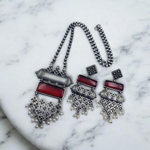 Antique Touch Silver Look Necklace Set | Unique Oxidized Monalisa Stone Chain Pendant - "Red"