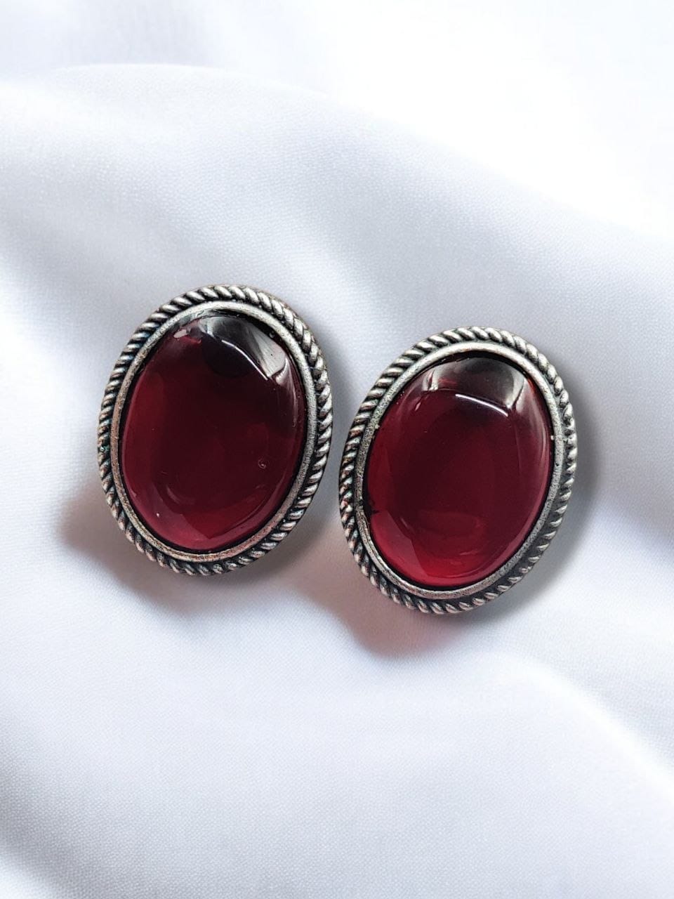 Stylish Monalisa Stone Stud Earrings in Antique Silver Perfect for Daily Use - Image 8