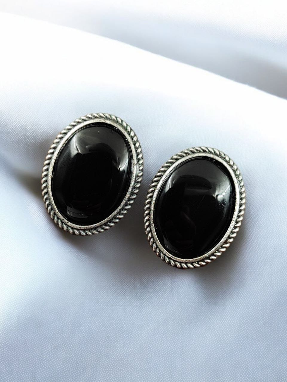 Stylish Monalisa Stone Stud Earrings in Antique Silver Perfect for Daily Use - Image 6