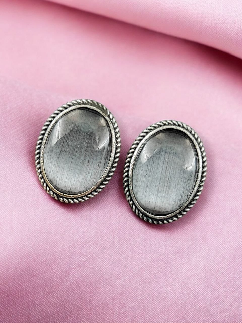 Stylish Monalisa Stone Stud Earrings in Antique Silver Perfect for Daily Use - Image 5