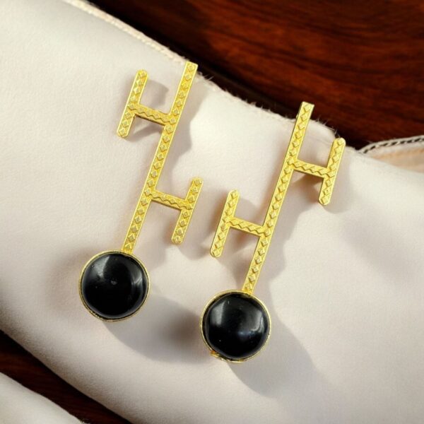 Goldplated Monalisa Stone Stud Earrings ? Perfect Contemporary Jewelry - "Black"