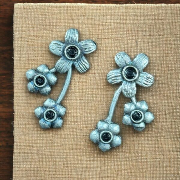 Elegant Flower Stone Stud Earrings for the Perfect Look - "Black"