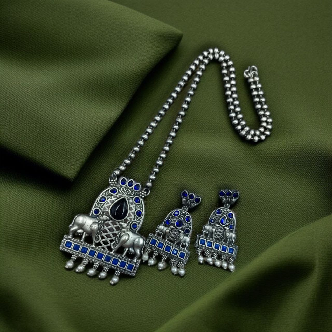 Silver Oxidized Nandi Pendant Necklace with Stone & Amazing Pearl work - Image 4