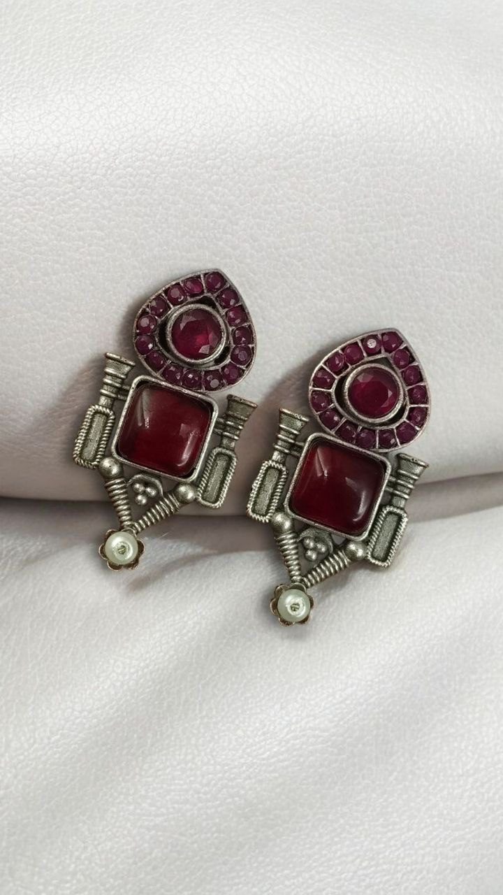 Fashionable Western Look Earrings | Unique Design Pearl & Monalisa Stone Jewelry for Women - Image 2