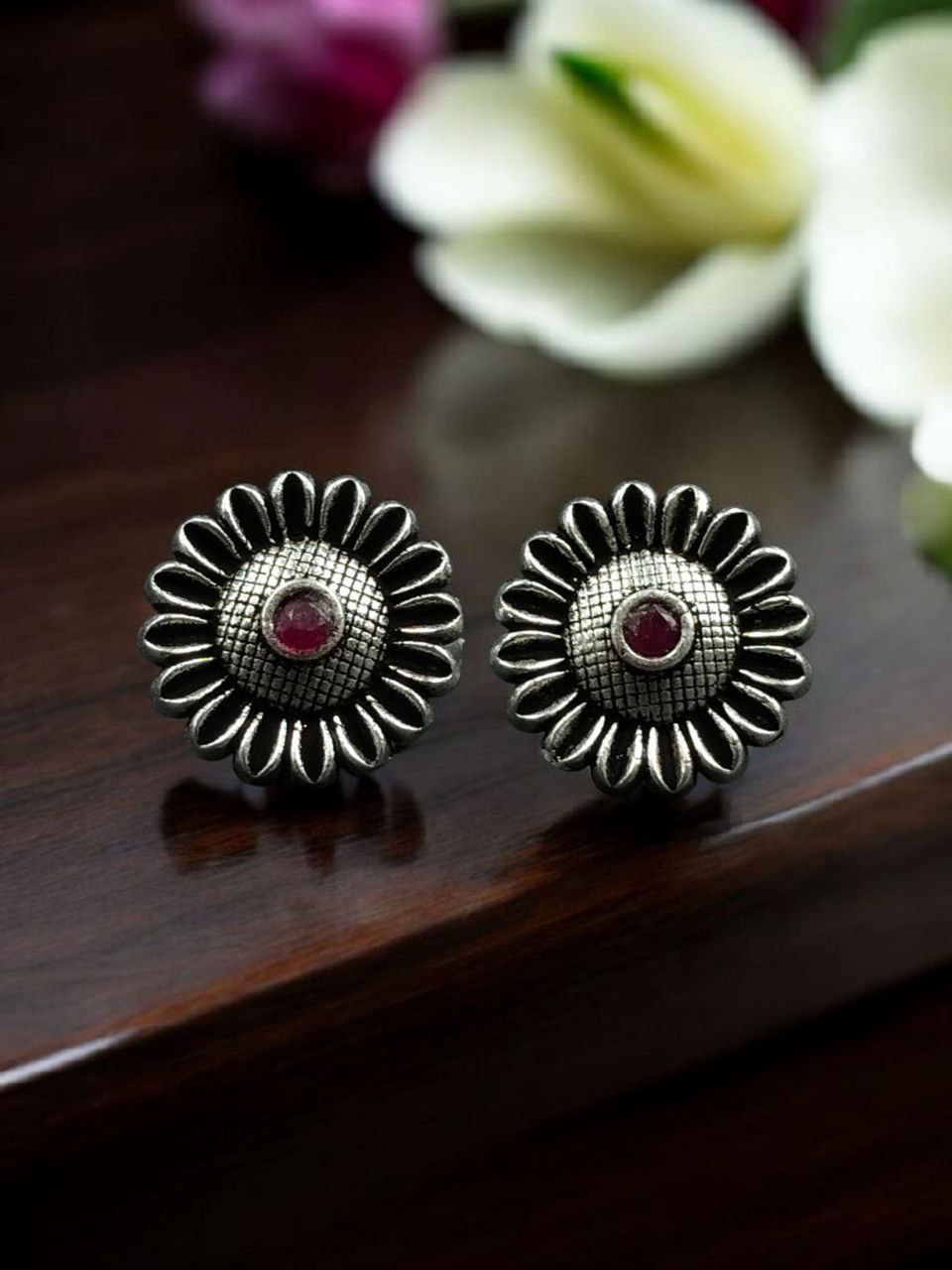 Vintage Look Flower Design Toe Ring | Oxidized Silver Replica Stone Work Best Jewelry for Women - Image 6