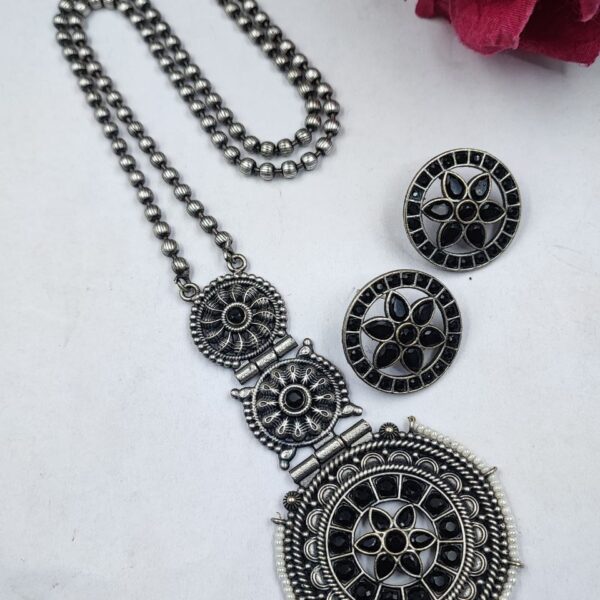Amazing Flower Design Silver Replica Necklace Set with Round Stud Earrings - "Black"