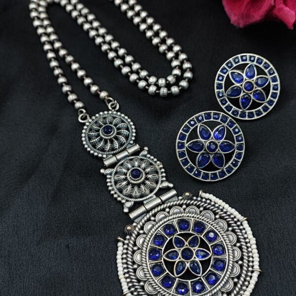 Amazing Flower Design Silver Replica Necklace Set with Round Stud Earrings - "Blue"