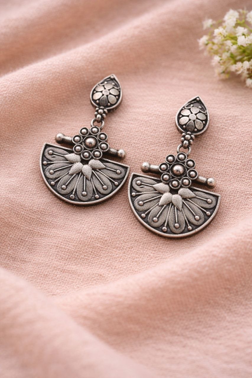 Antique Floral Earrings with gorgeous traditional dangler design for party wear