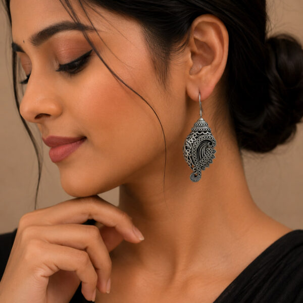 Antique Shankh Earrings with Vintage Silver Design