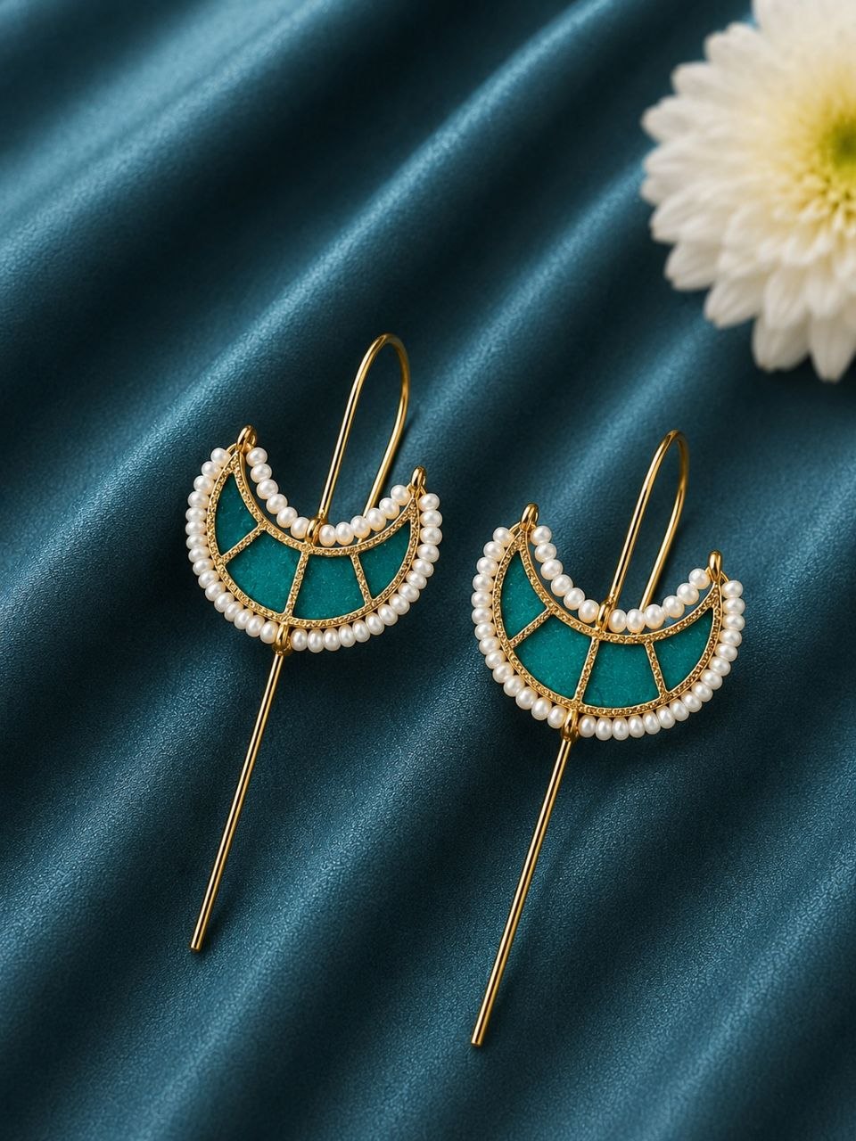 Gold Plated Half Moon Earcuff ?Elegant Jewelry for Modern Looks - Image 2