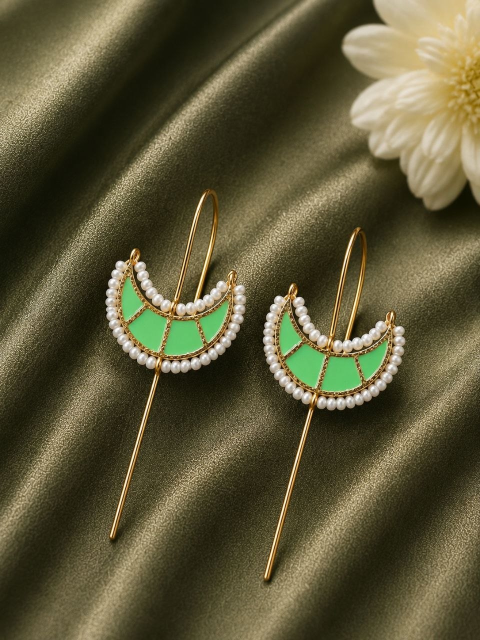 Gold Plated Half Moon Earcuff ?Elegant Jewelry for Modern Looks - Image 6