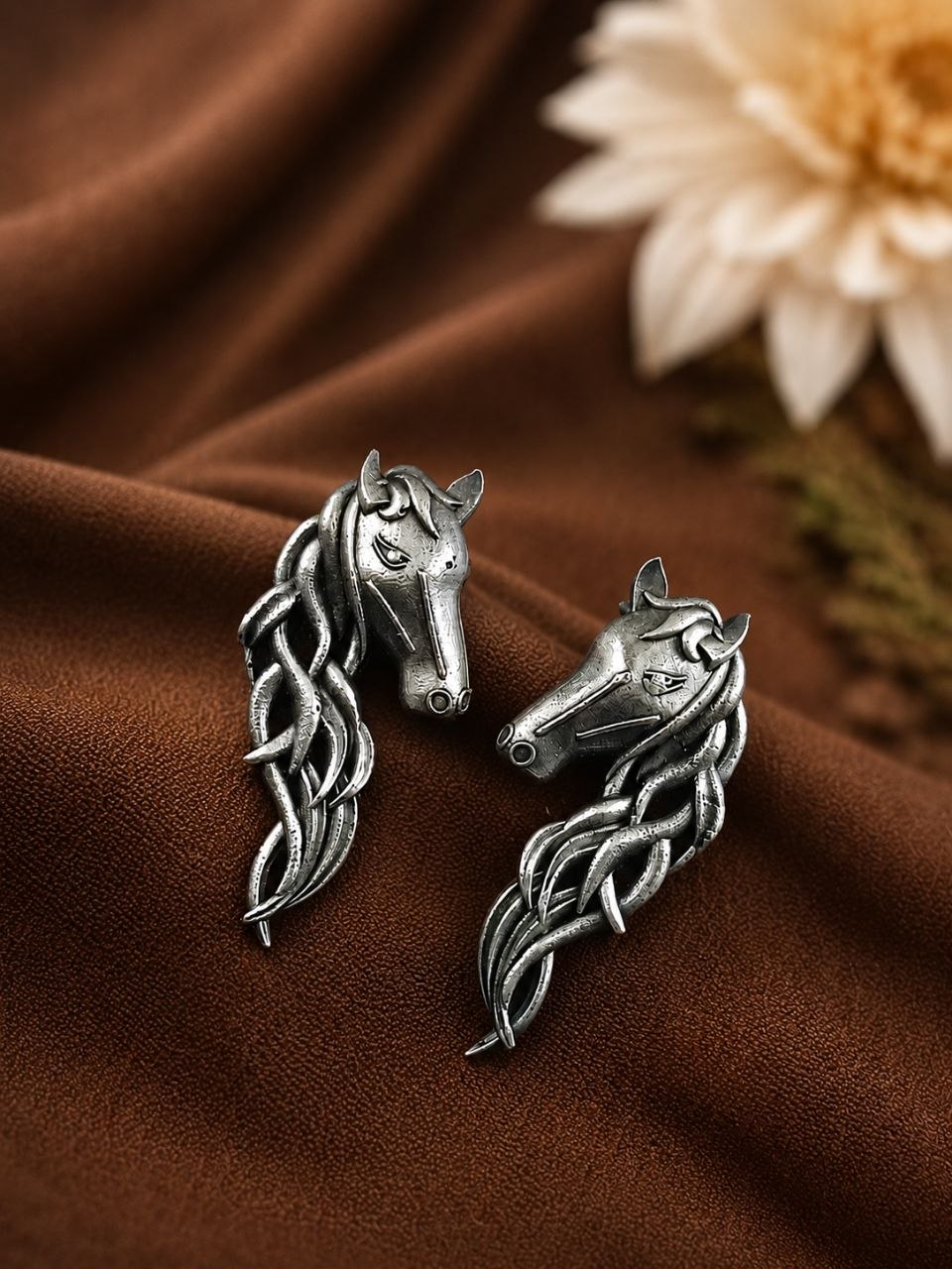 Designer Horse Stud Earring Artistic Design for Fashion Wear - Image 2