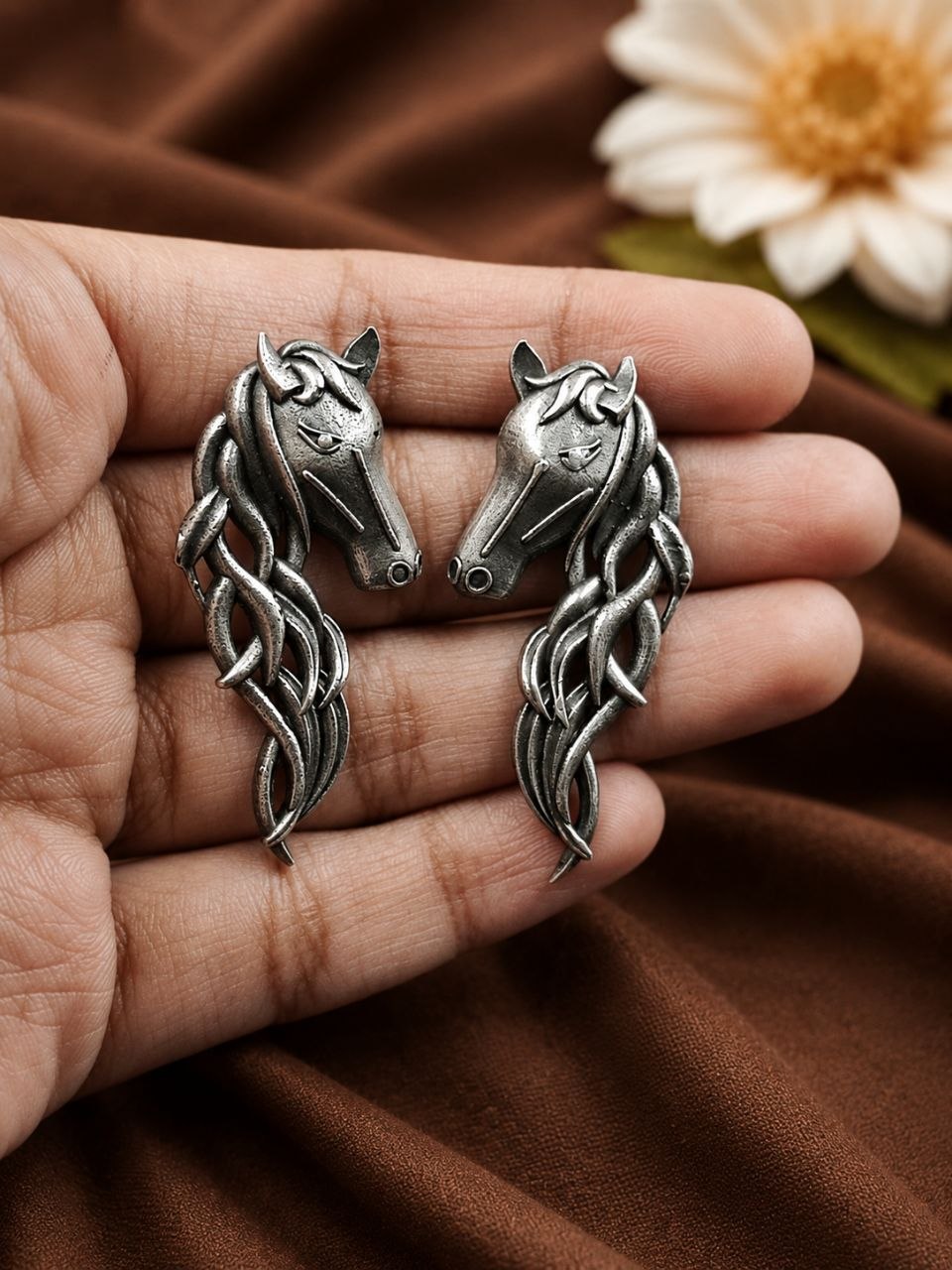 Designer Horse Stud Earring Artistic Design for Fashion Wear - Image 3