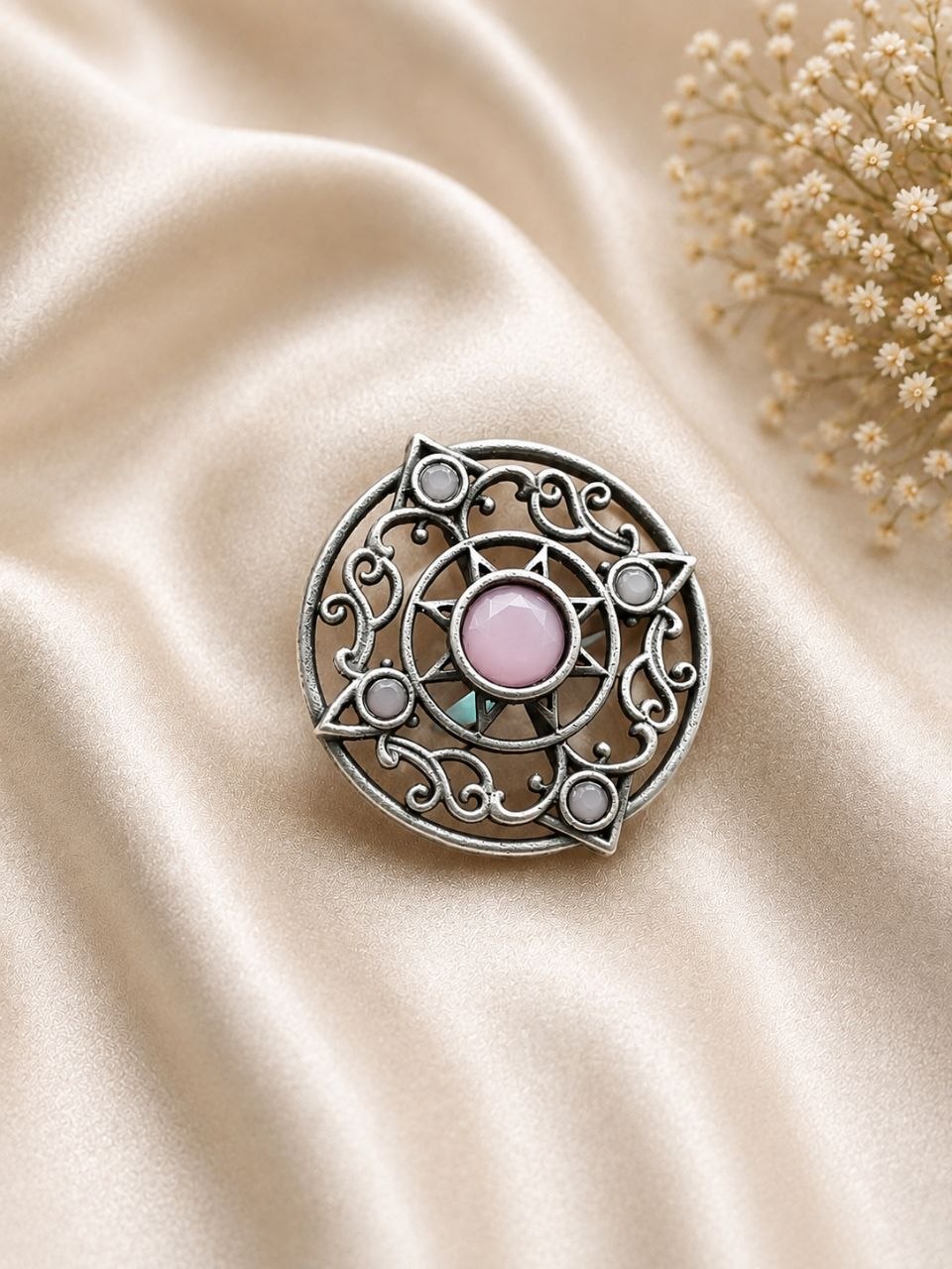 Vintage Adjustable Ring Elegant Antique Statement Ring for Party Look - Image 5