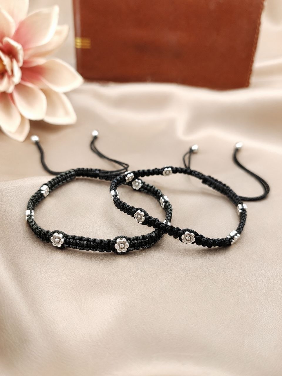 Adjustable Flower Thread Anklet – Stunning Elegant Jewelry for Stylish Everyday Wear - Image 2