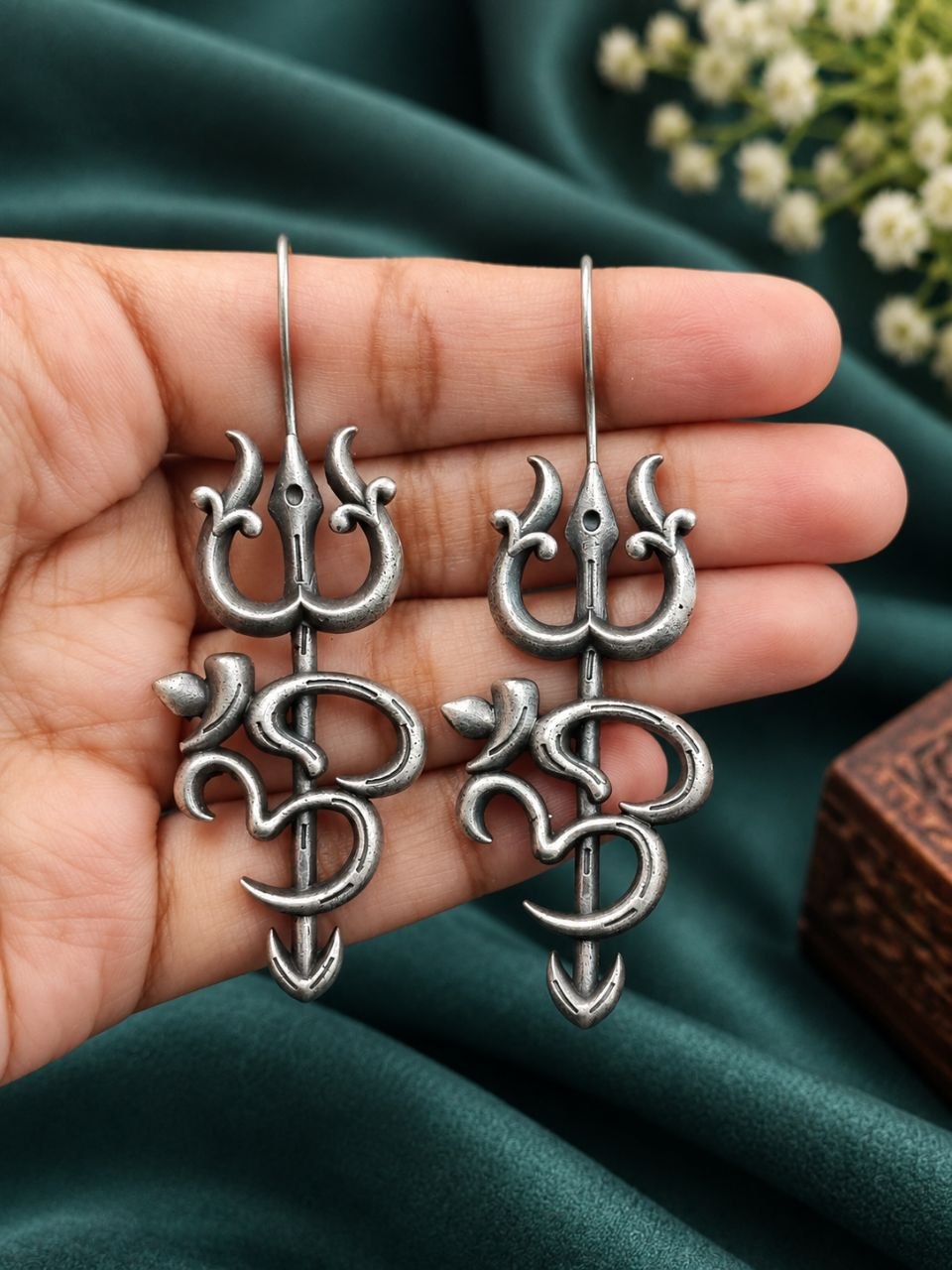 Oxidized Trishul Om Earring ? Spiritual Design for Ethnic Look - Image 3